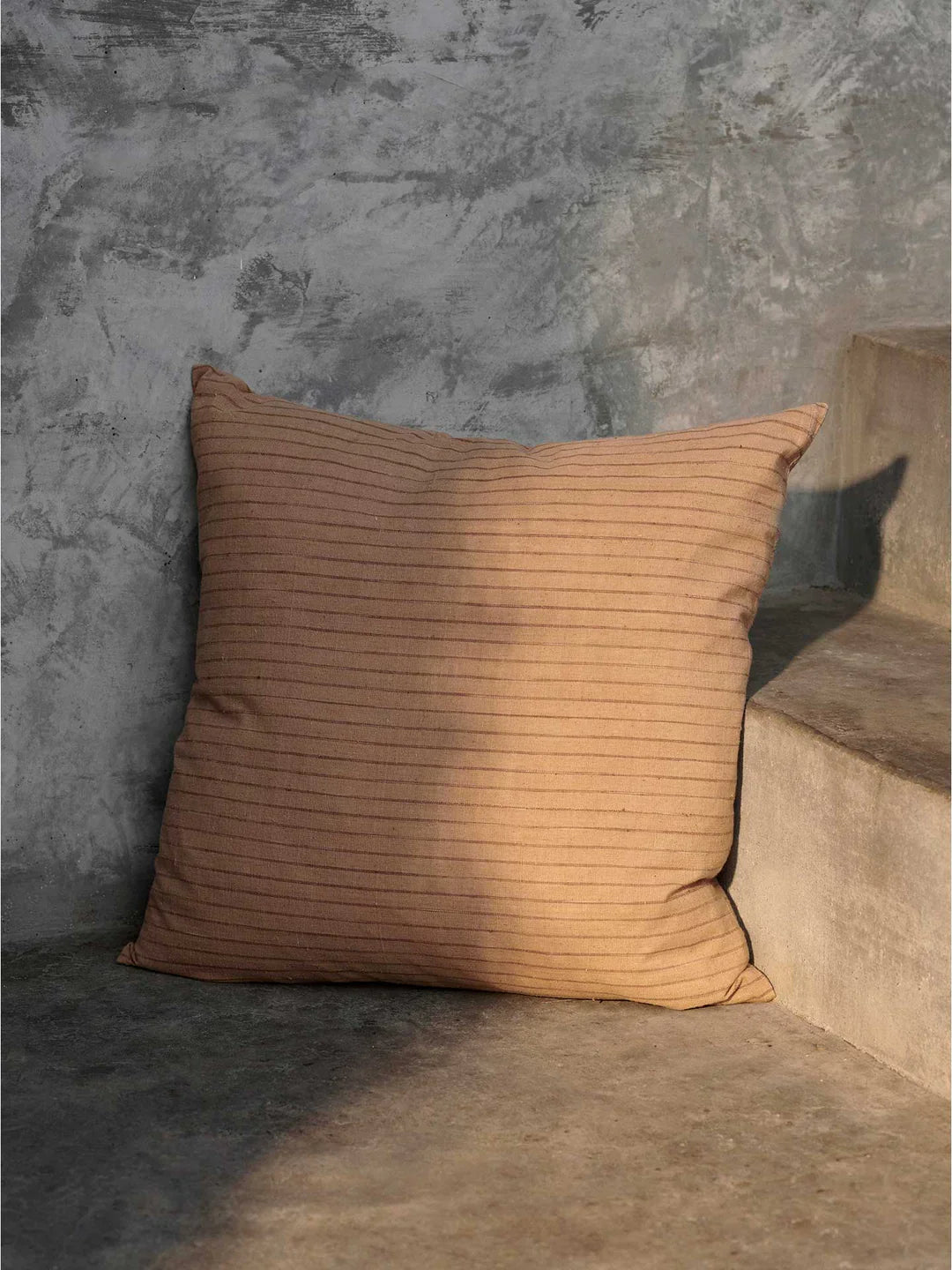 Ferm Living Brown Cotton polštář, linie