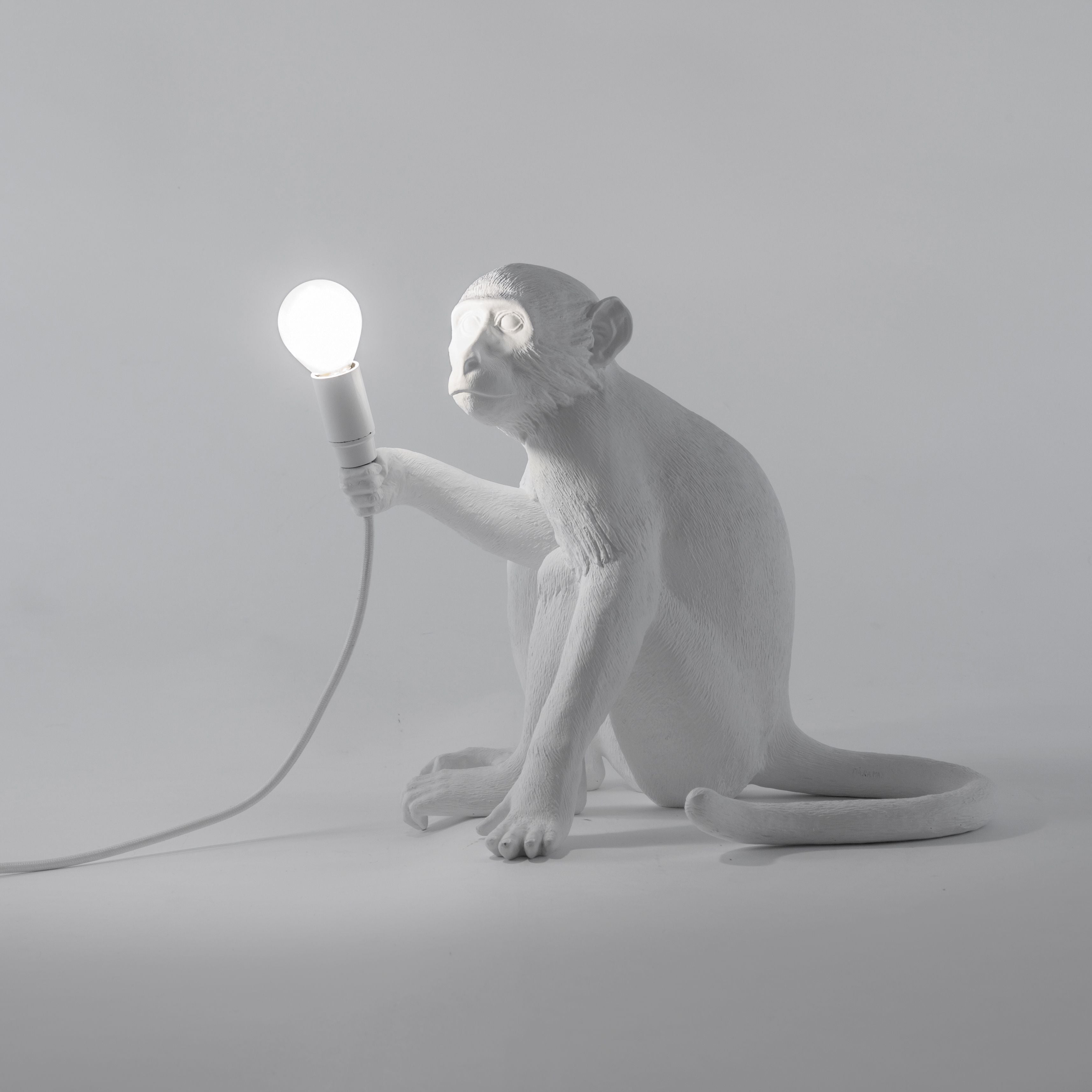 Seletti Monkey Indoor Lamp White, sedící