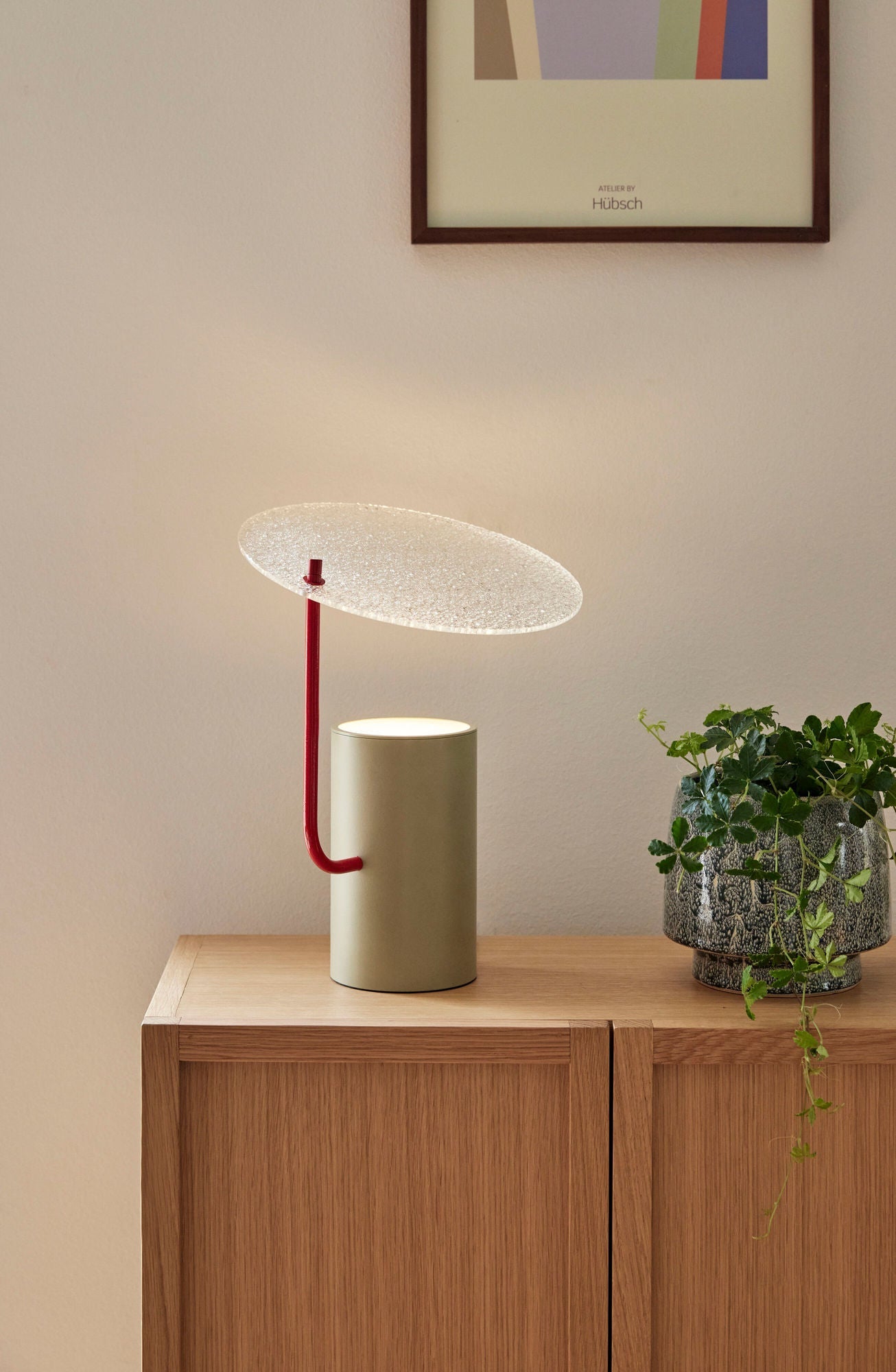 Hübsch Disc stolní lampa khaki/červená/texturovaná