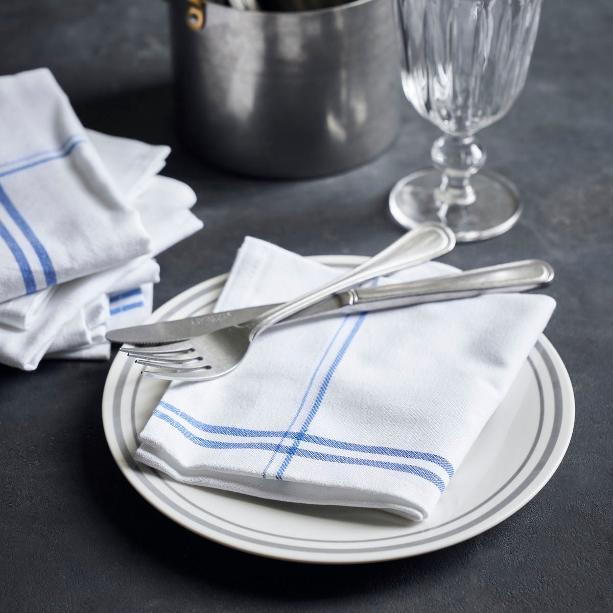 Nicolas Vahe Napkins, NVAmow, White/Blue