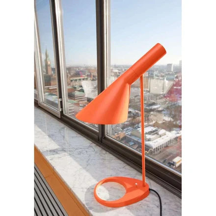 Louis Poulsen I stolní lampa V3, Eletric Orange