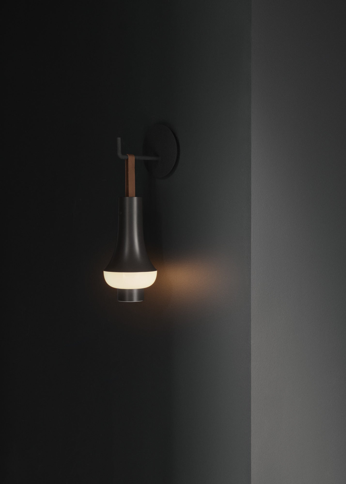 Louis Poulsen Tomoshi Portable Lamp, tmavě hnědá