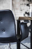 Ohýbená židle Hansen Primum s opěrkami černým rámem kola, hnědá kůže Davos