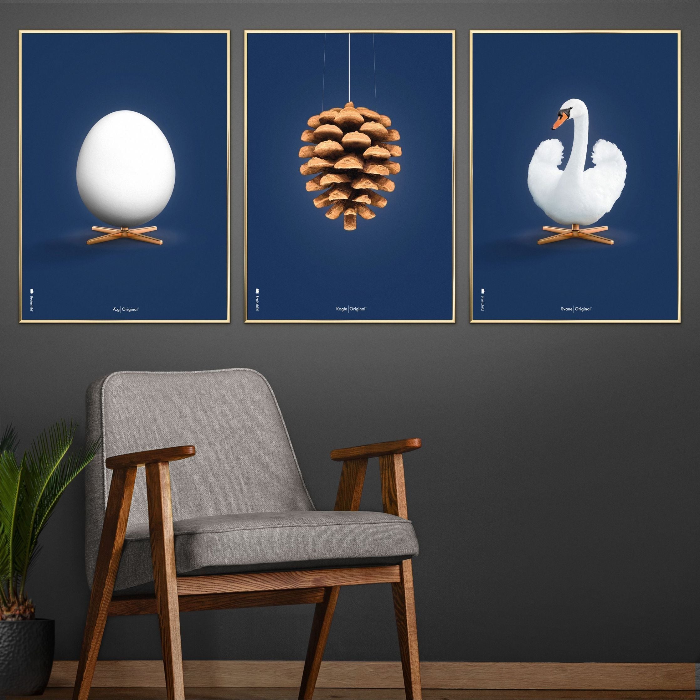 Brainchild Swan Classic Poster, Frame Made Of Light Wood 70 X100 Cm, Dark Blue Background