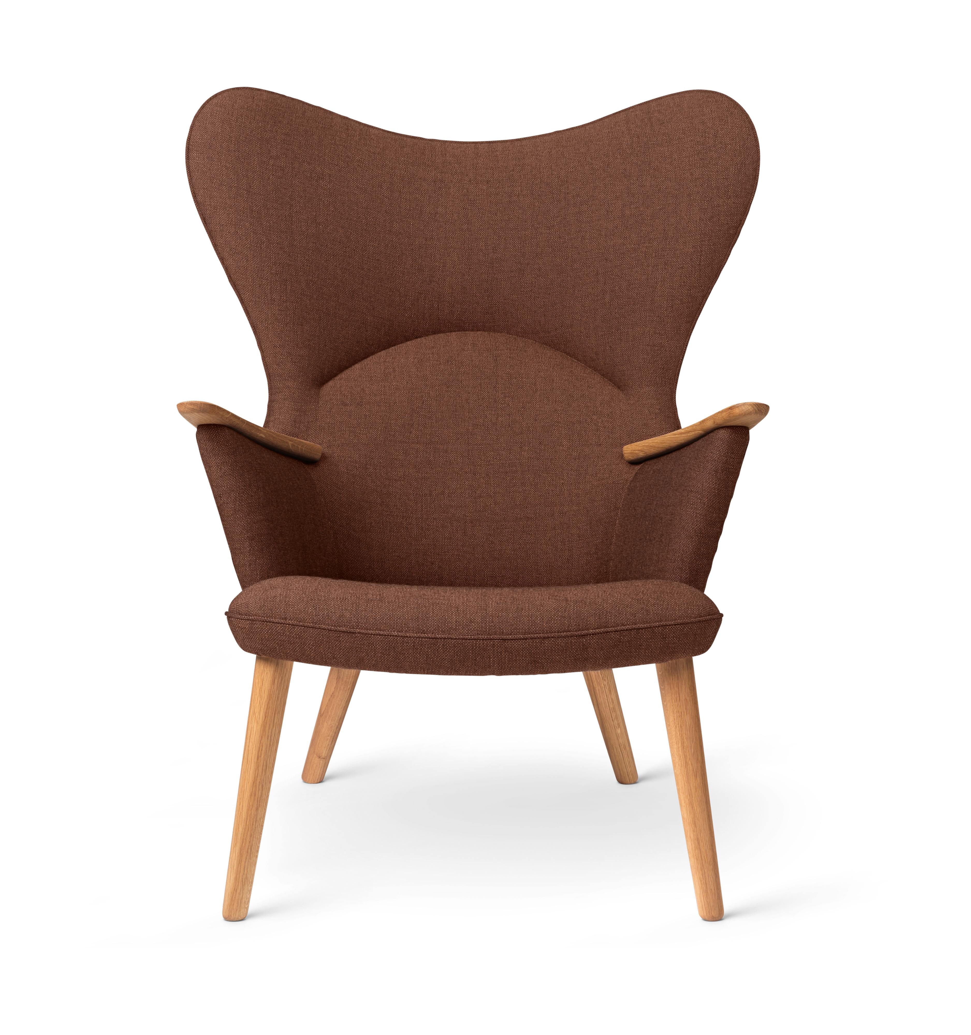 Carl Hansen CH78 Mama Bear Lounge Chair, Oak Otuled/Passion 7101