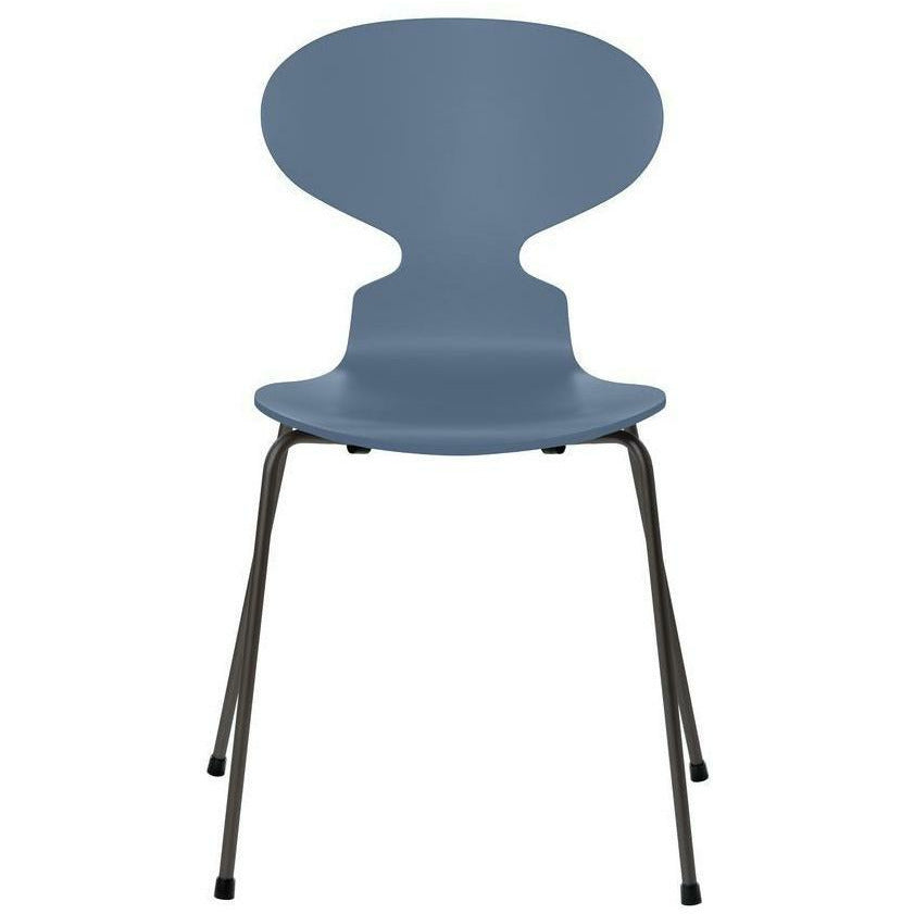 Fritz Hansen Ant Chair Lacquered Dusk Blue Shell, teplá grafitová základna