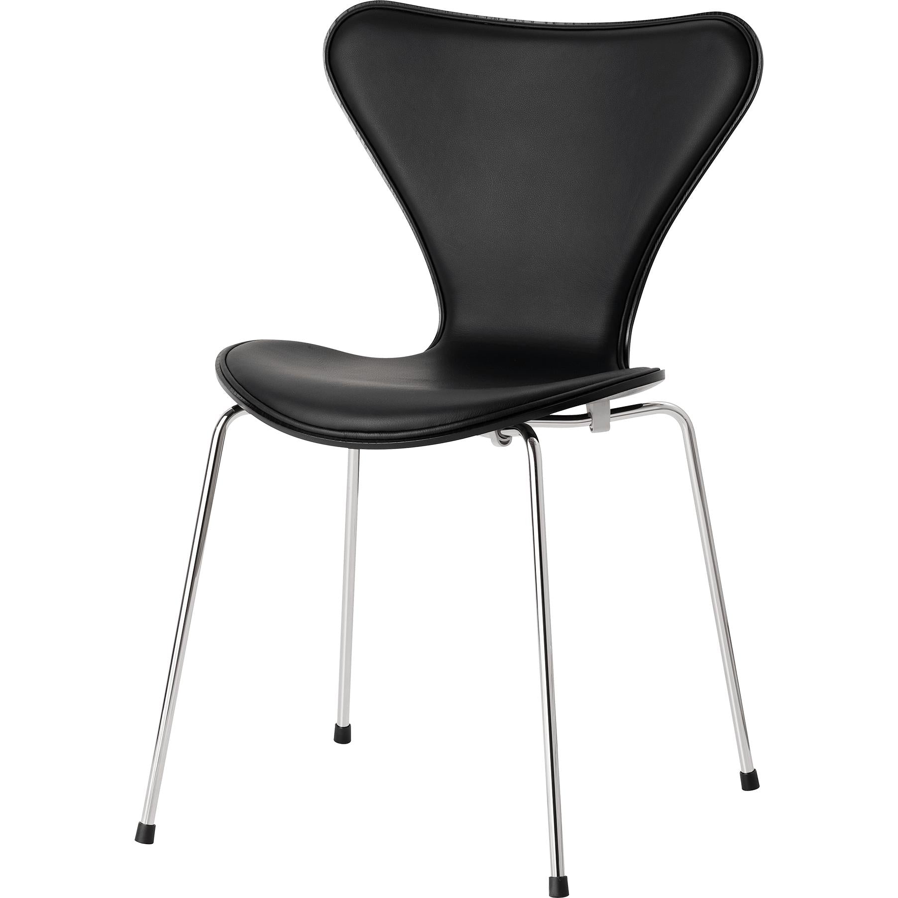 Fritz Hansen Series 7 židle Lacquered Front čalounění kůže Essential, černá