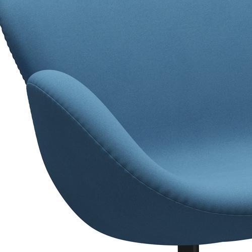 Fritz Hansen Swan Sofa 2 Seater, černý lak/pohodlí světle modrá (01124)