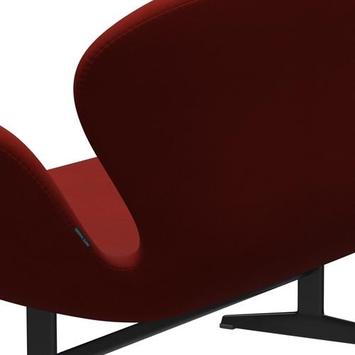 Fritz Hansen Swan Sofa 2 Seater, černý lak/comfort red red (00028)