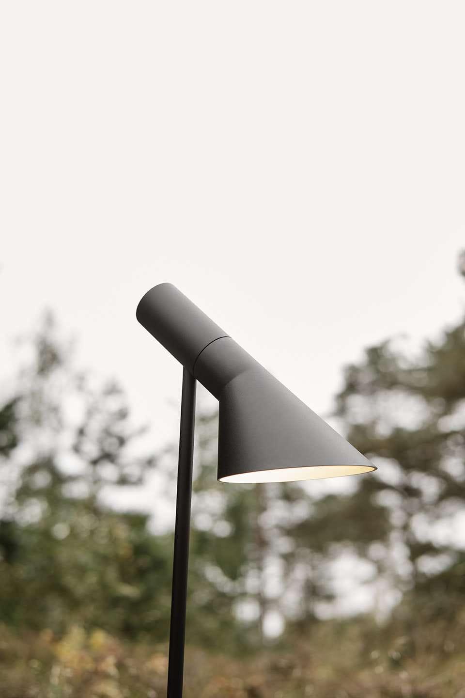 Louis Poulsen Aj Garden Long Bollard Black Led 2700 K 6.5 W, Spike bez adaptéru