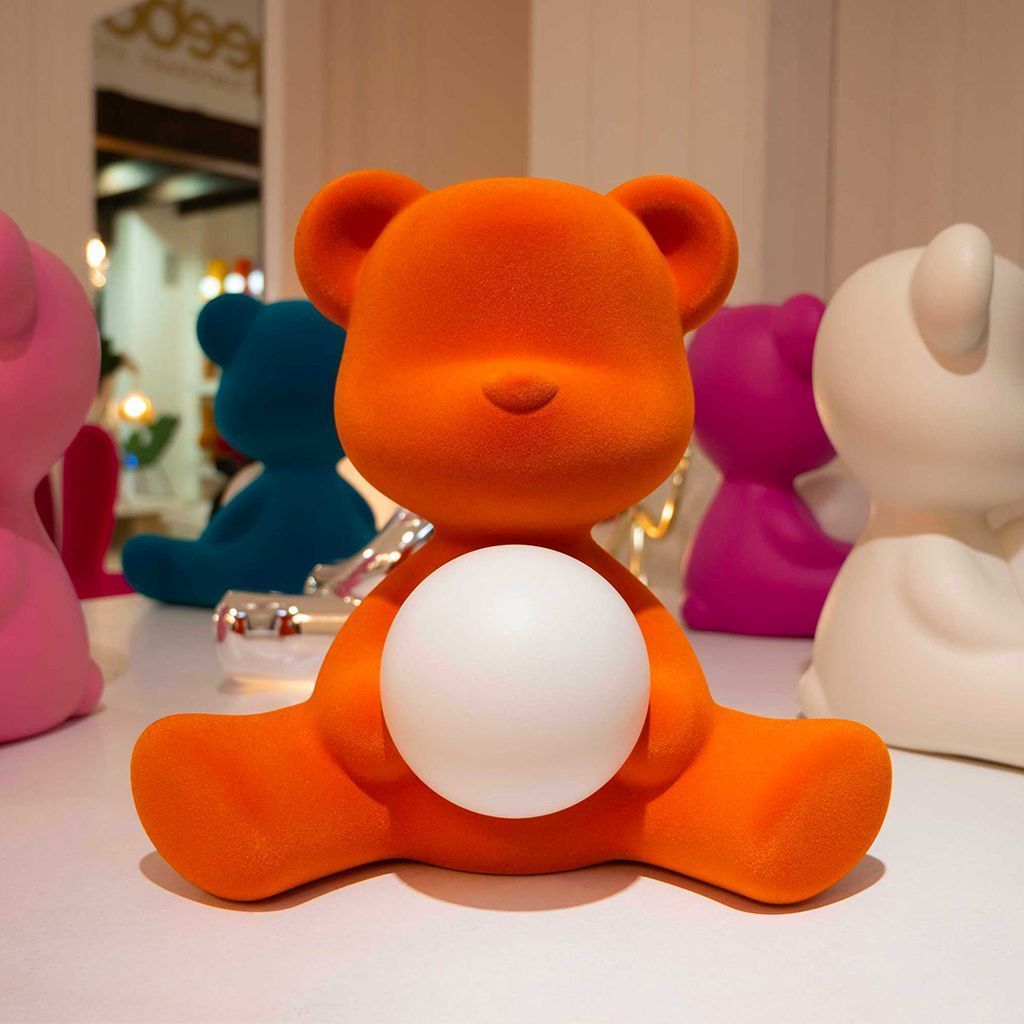 Qeeboo Teddy Girl LED dobíjecí stolní lampa sametový povrch, oranžová