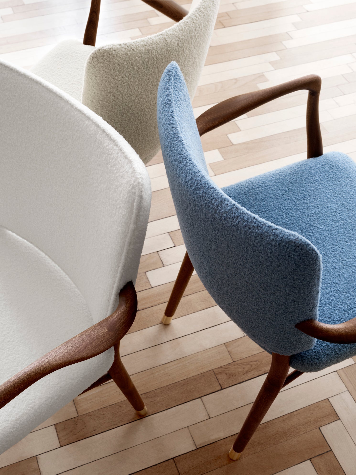 Carl Hansen VLA61 Monar CH křeslo, mahagonový olej/Baru 0200 Textile