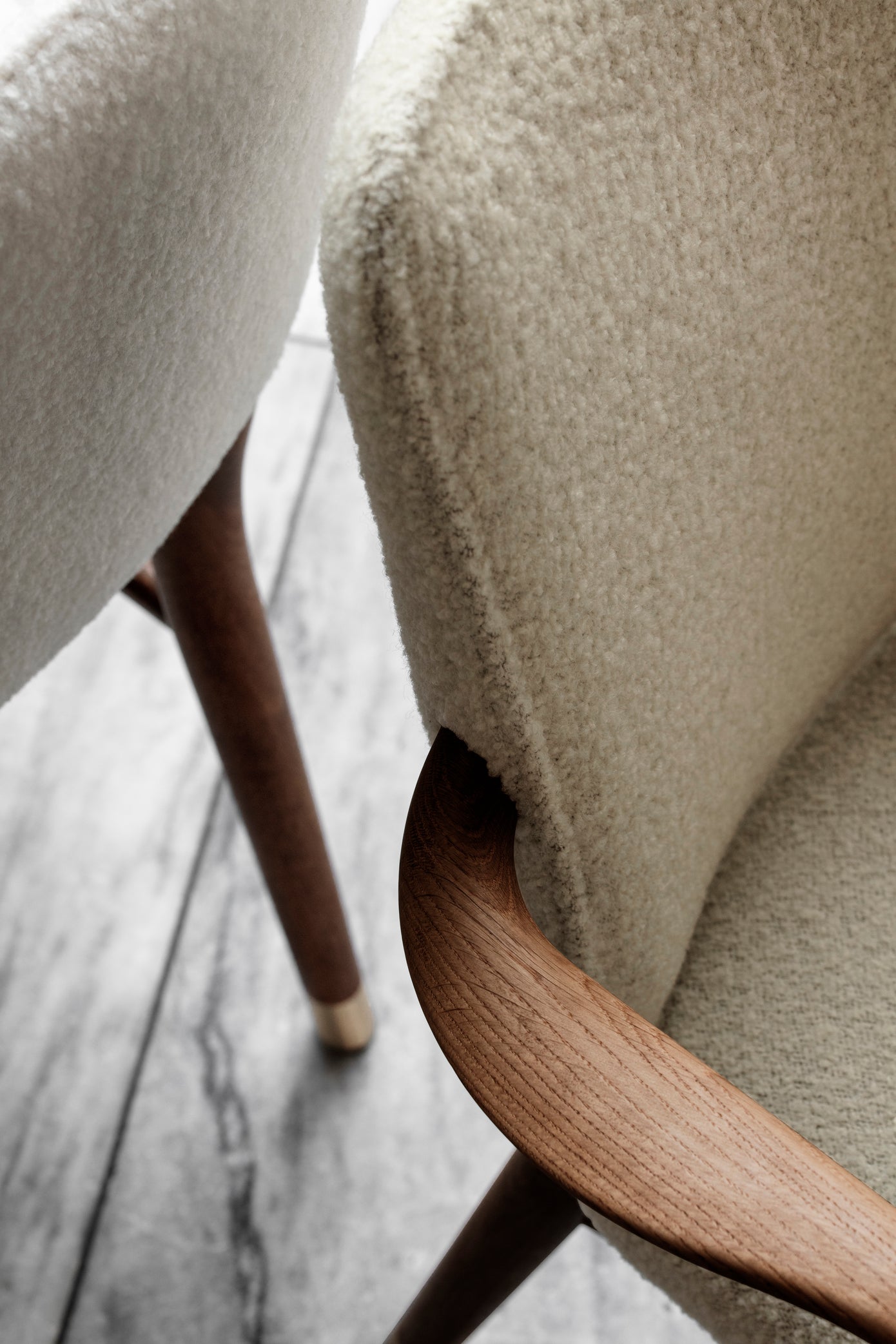 Carl Hansen VLA61 Monar CH křeslo, mahagonový olej/Baru 0200 Textile