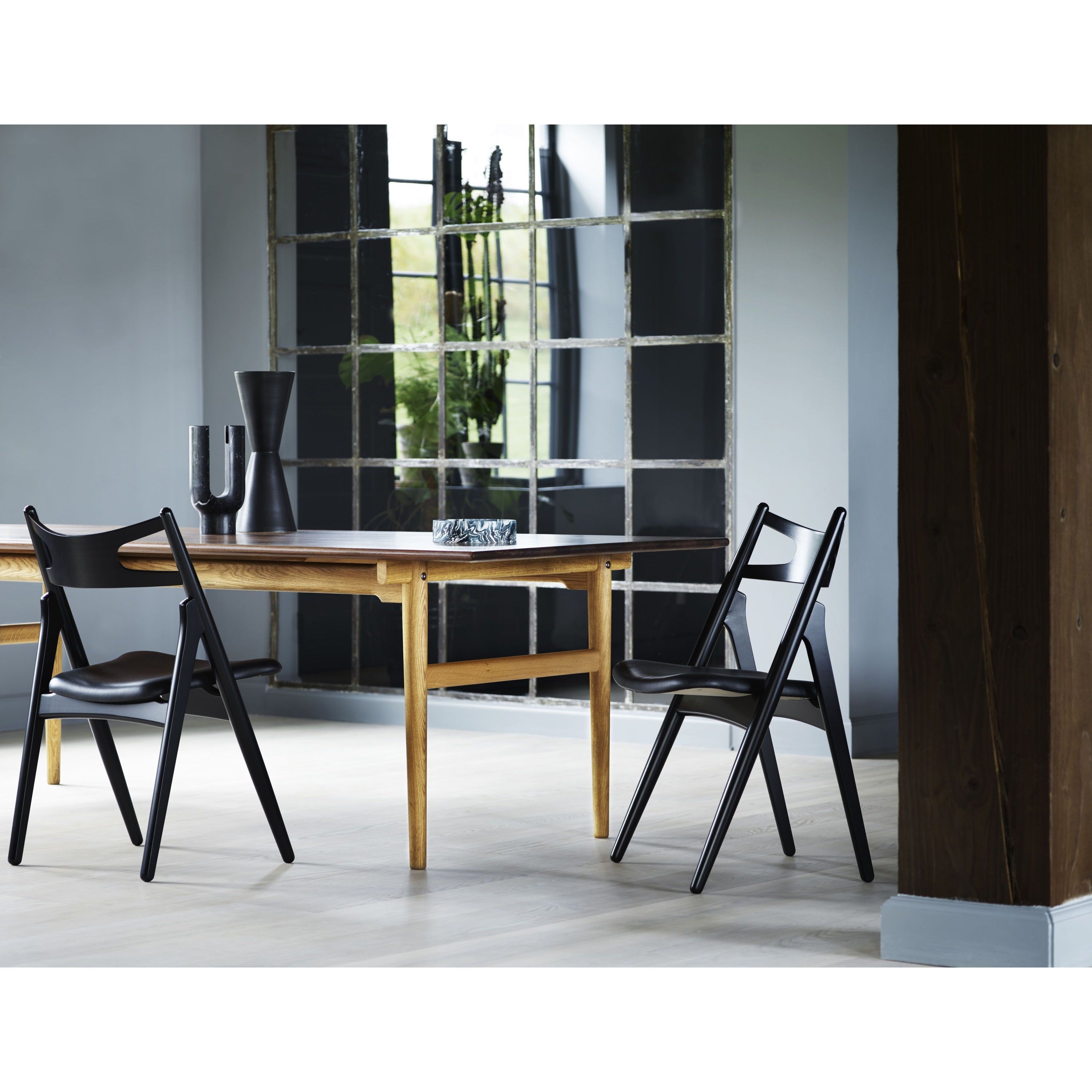 Carl Hansen CH29 P Židle bílý olej dub/černá kůže