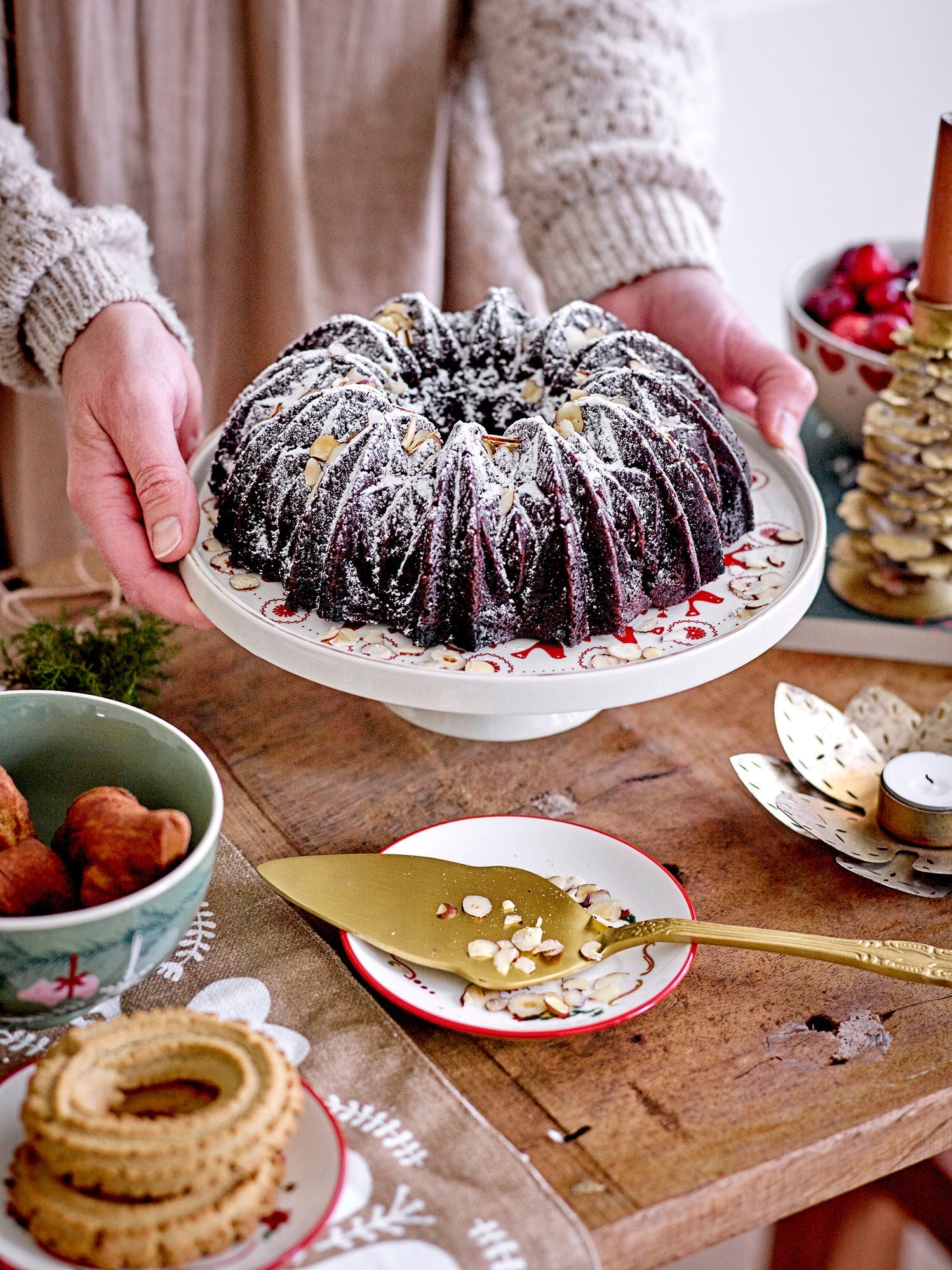 Bloomingville Jolly Cake Tray, Red, Stoneware