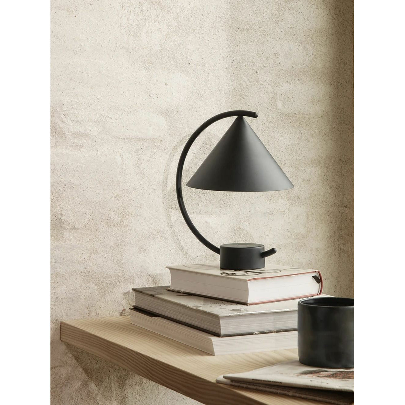 Ferm Living Meridian Lamp, černá