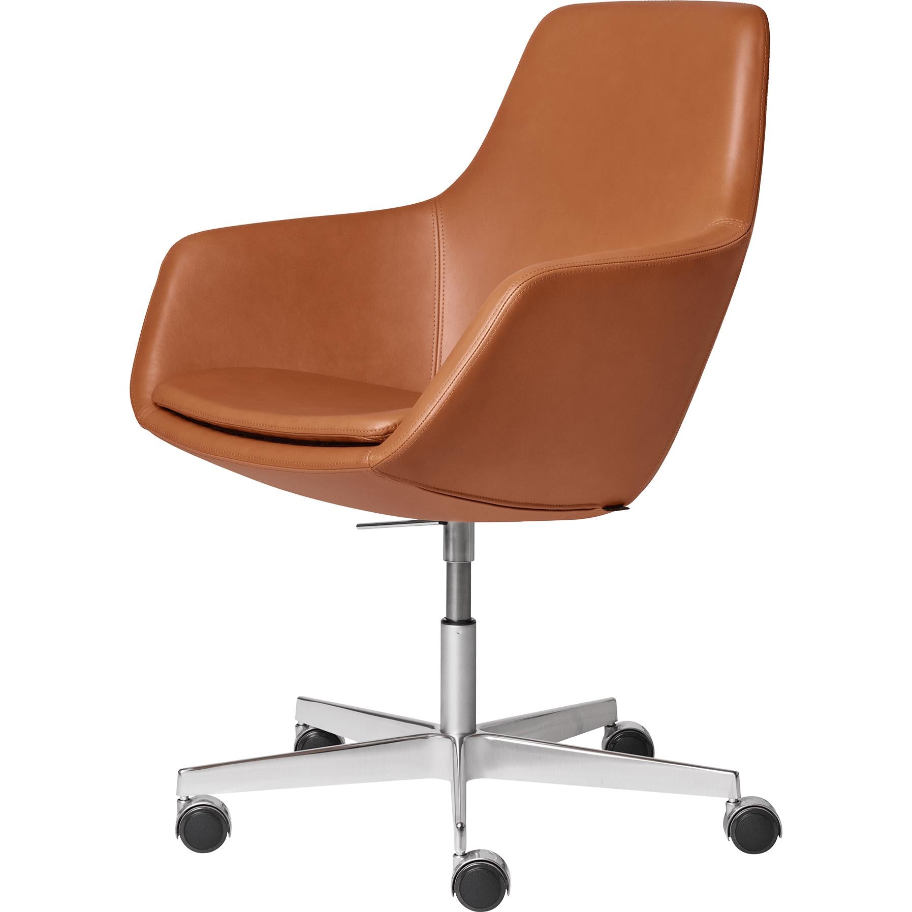 Fritz Hansen Little Giraffe Swivel Chair Leather Grace, Walnut