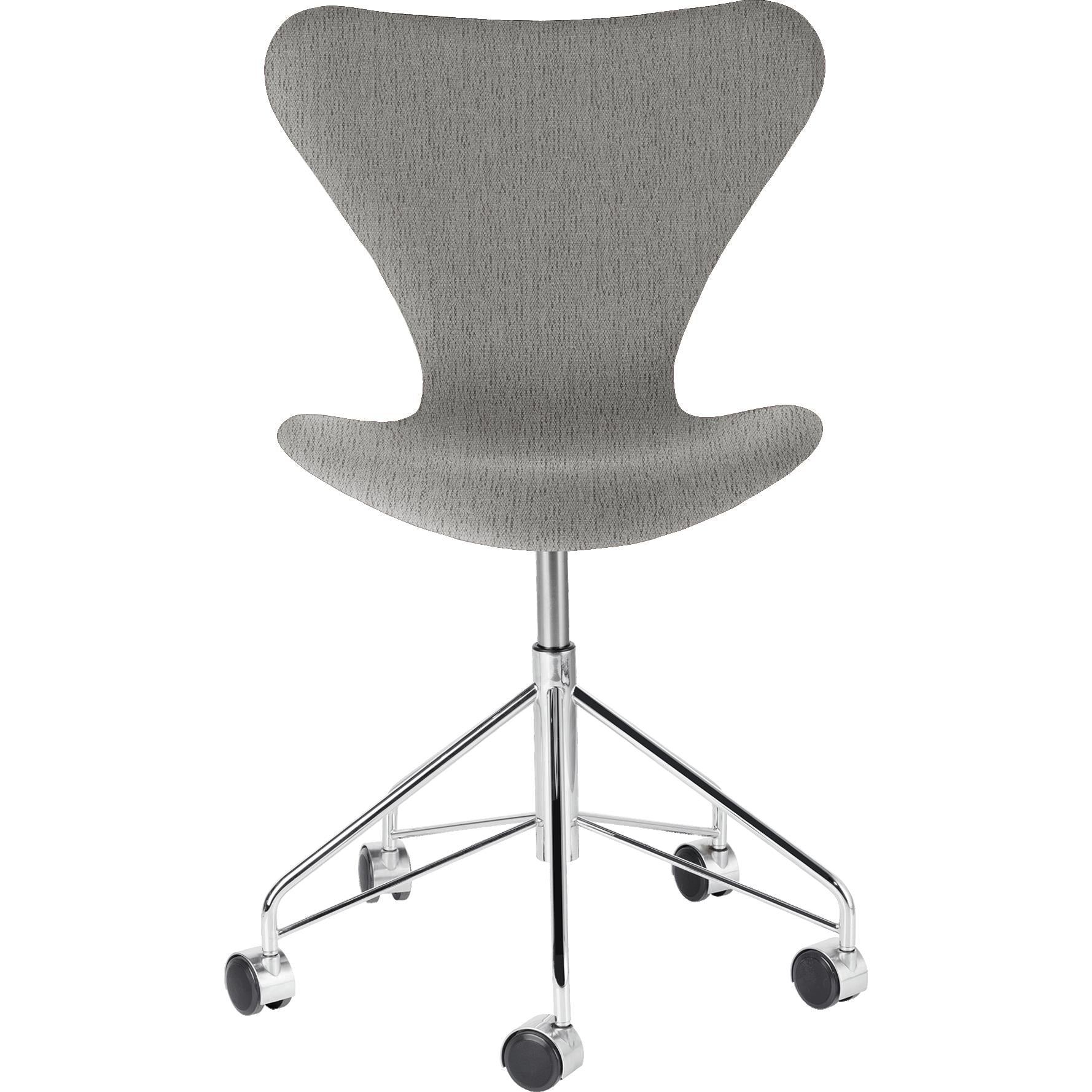 Fritz Hansen Series 7 Swivel Chair Full Upholstery Fabric Christianshavn, Beige