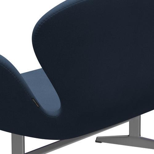 Fritz Hansen Swan Sofa 2 Seater, satén kartáčovaný hliník/pohodlí tmavě šedá (09074)