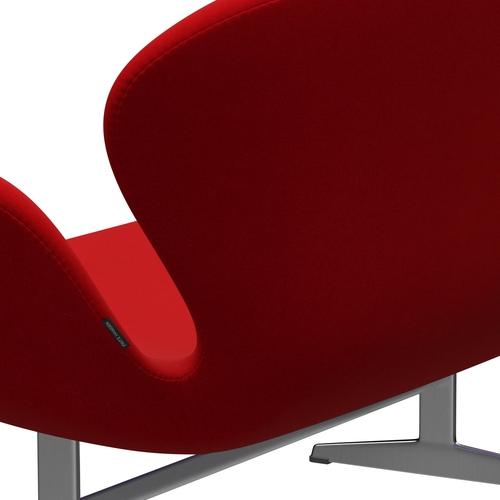 Fritz Hansen Swan Sofa 2 Seater, saténový kartáčovaný hliník/Divina Red (623)