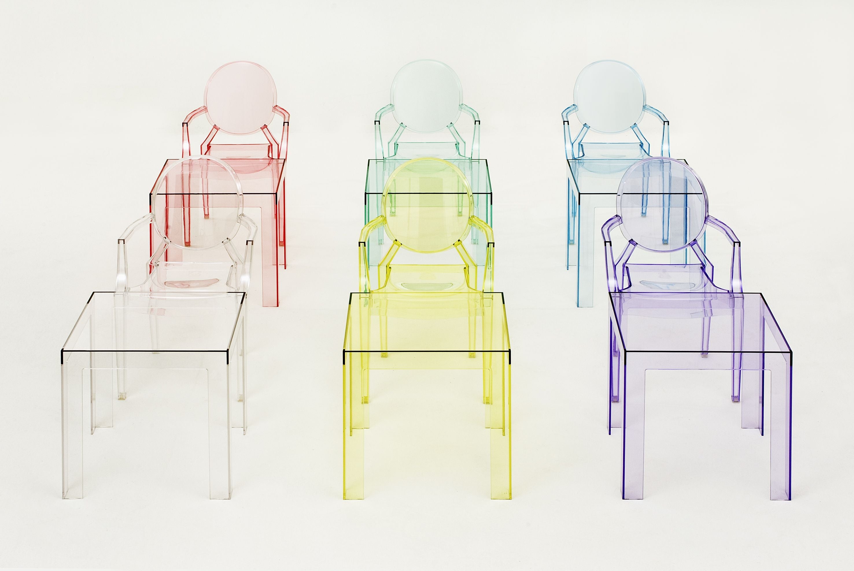 Kartell Lou Lou Ghost Chair, je to holka