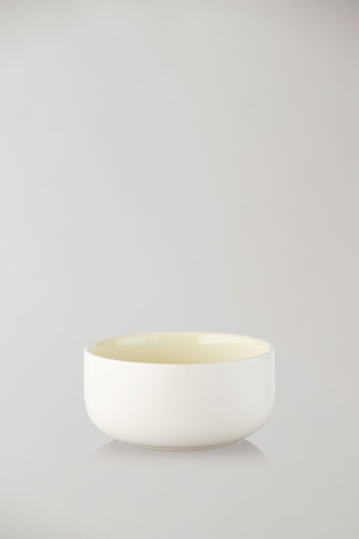 Studio o sadě Clayware 2 Bowls, slonoviny/žlutá