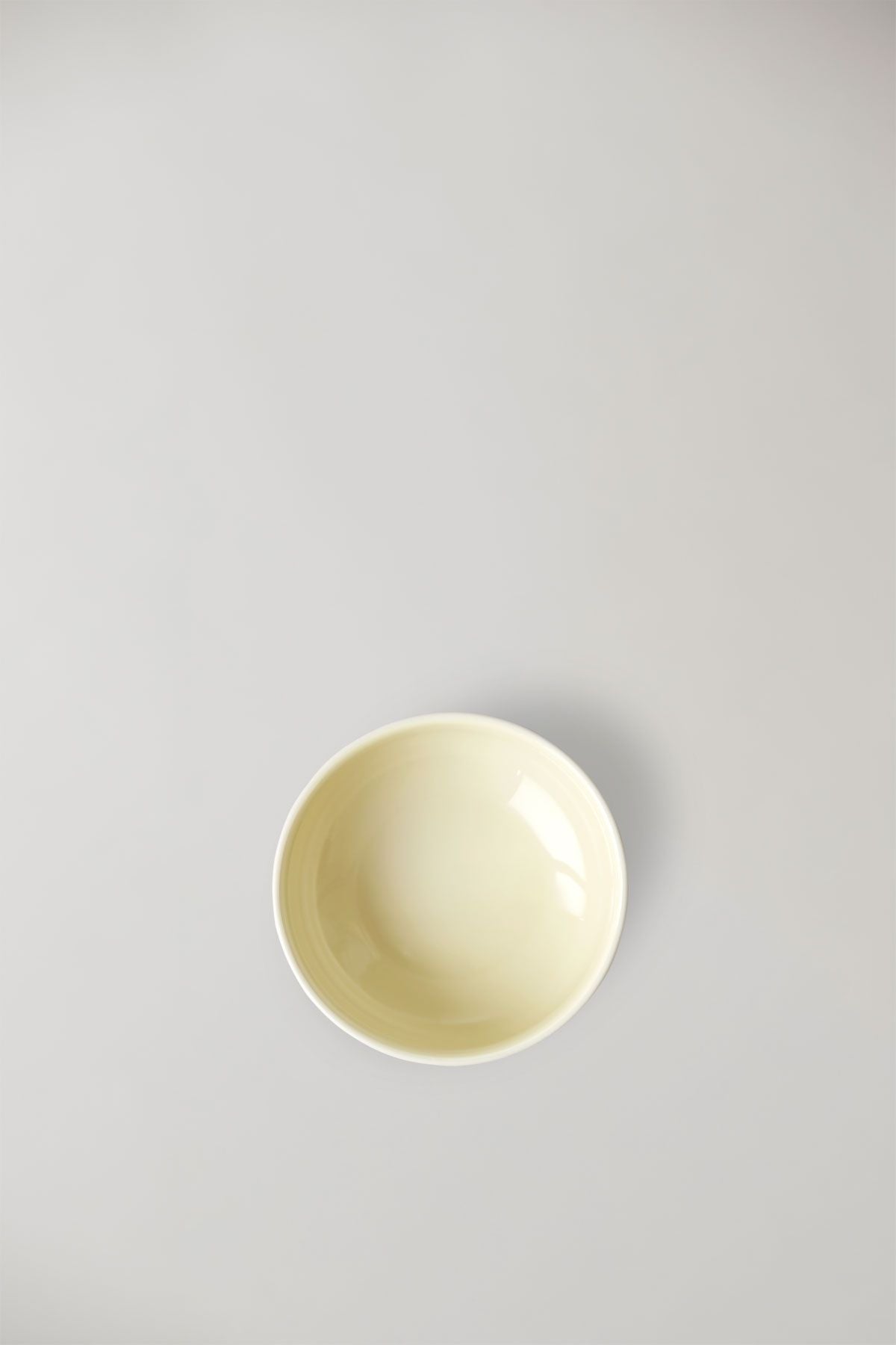 Studio o sadě Clayware 2 Bowls, slonoviny/žlutá
