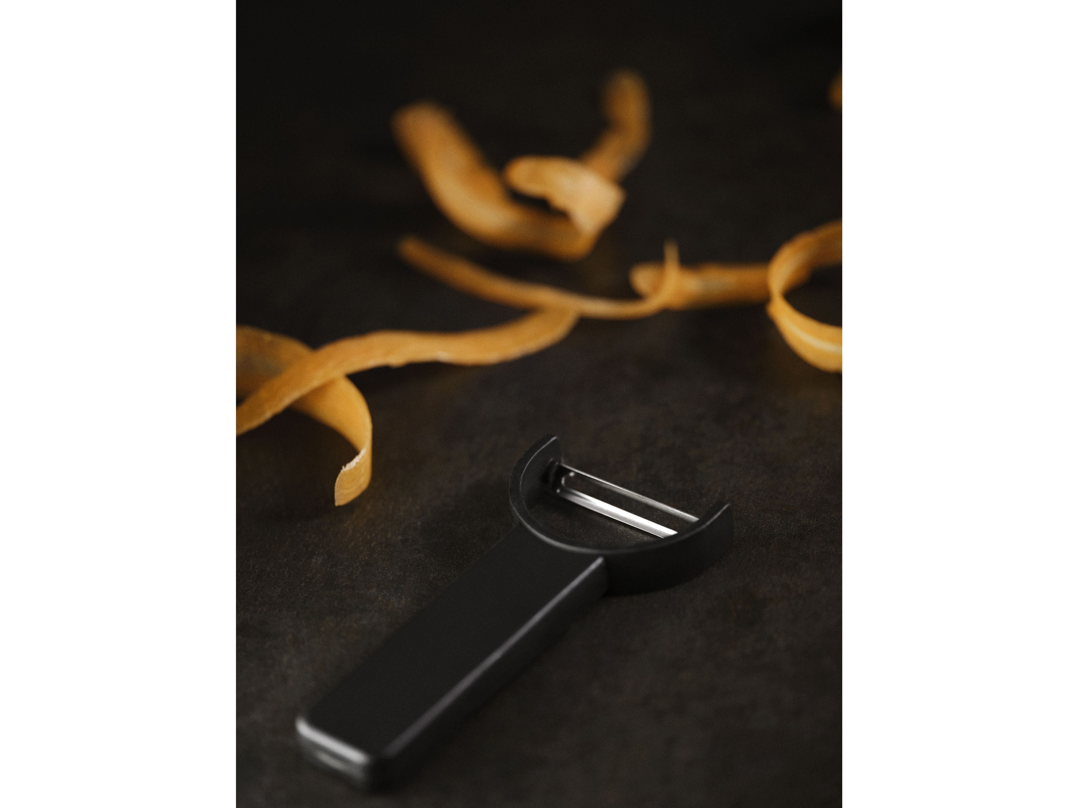 Zone Denmark Singles Vegetable Peeler 12x5,9 Cm, Black