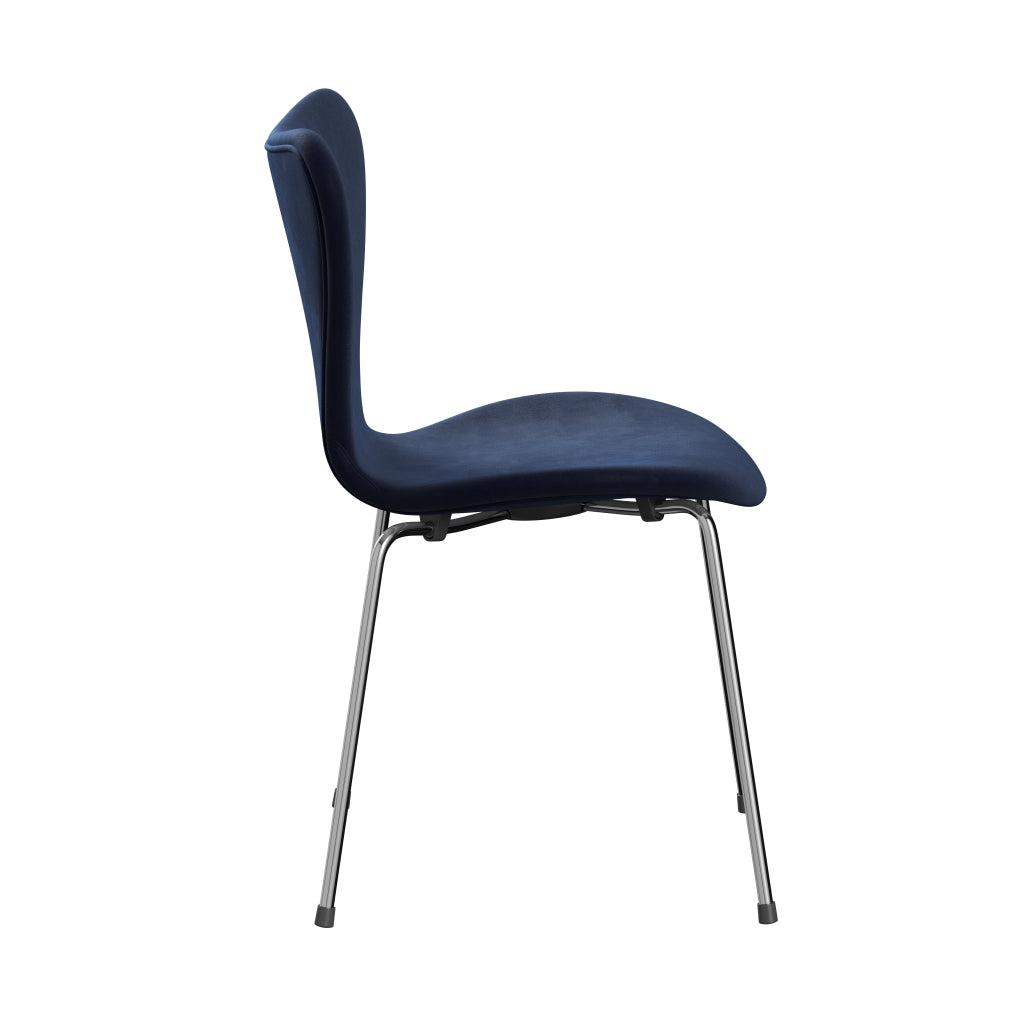 Fritz Hansen 3107 Židle plné čalounění, Chrome/Belfast Velvet Midnight Blue