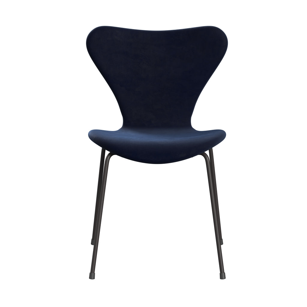 Fritz Hansen 3107 Židle plné čalounění, teplý grafit/Belfast Velvet Midnight Blue