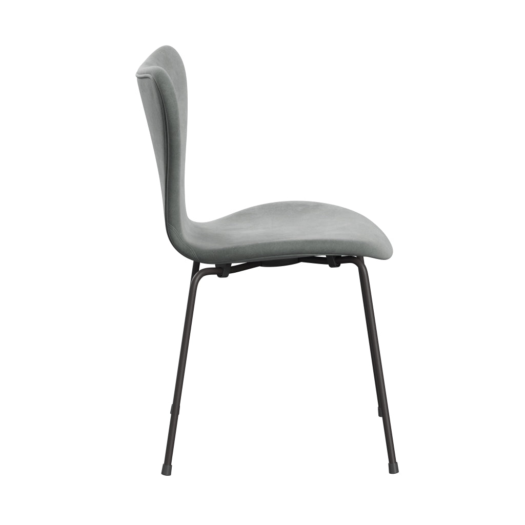 Fritz Hansen 3107 židle plné čalounění, teplý grafit/Belfast Velvet Seal Grey