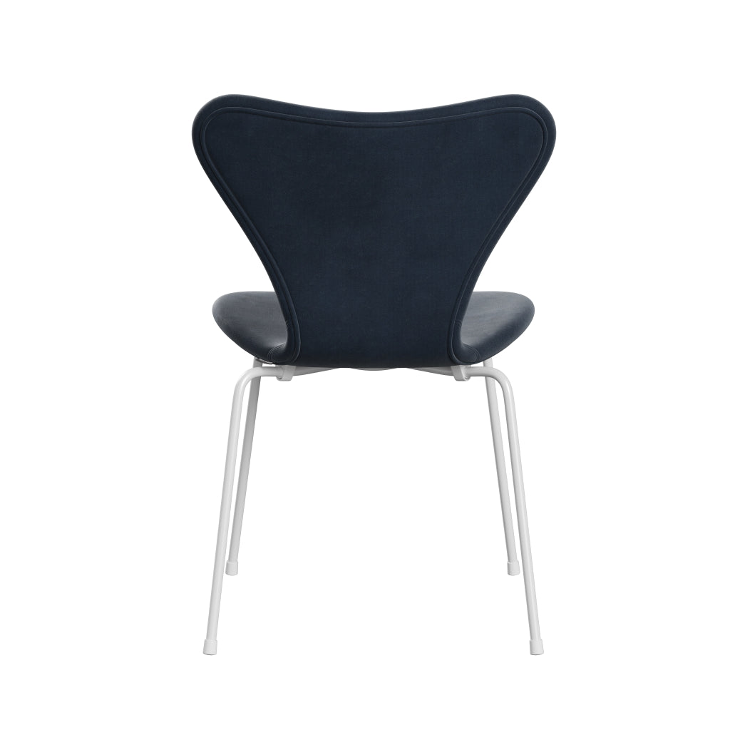 Fritz Hansen 3107 židle plné čalounění, bílá/Belfast Velvet Grey Blue