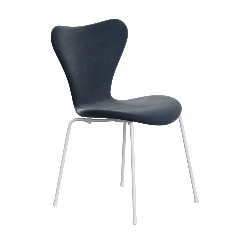 Fritz Hansen 3107 židle plné čalounění, bílá/Belfast Velvet Grey Blue