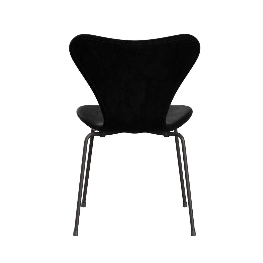 Fritz Hansen 3107 Židle plné čalounění, teplý grafit/Belfast Velvet Night Black