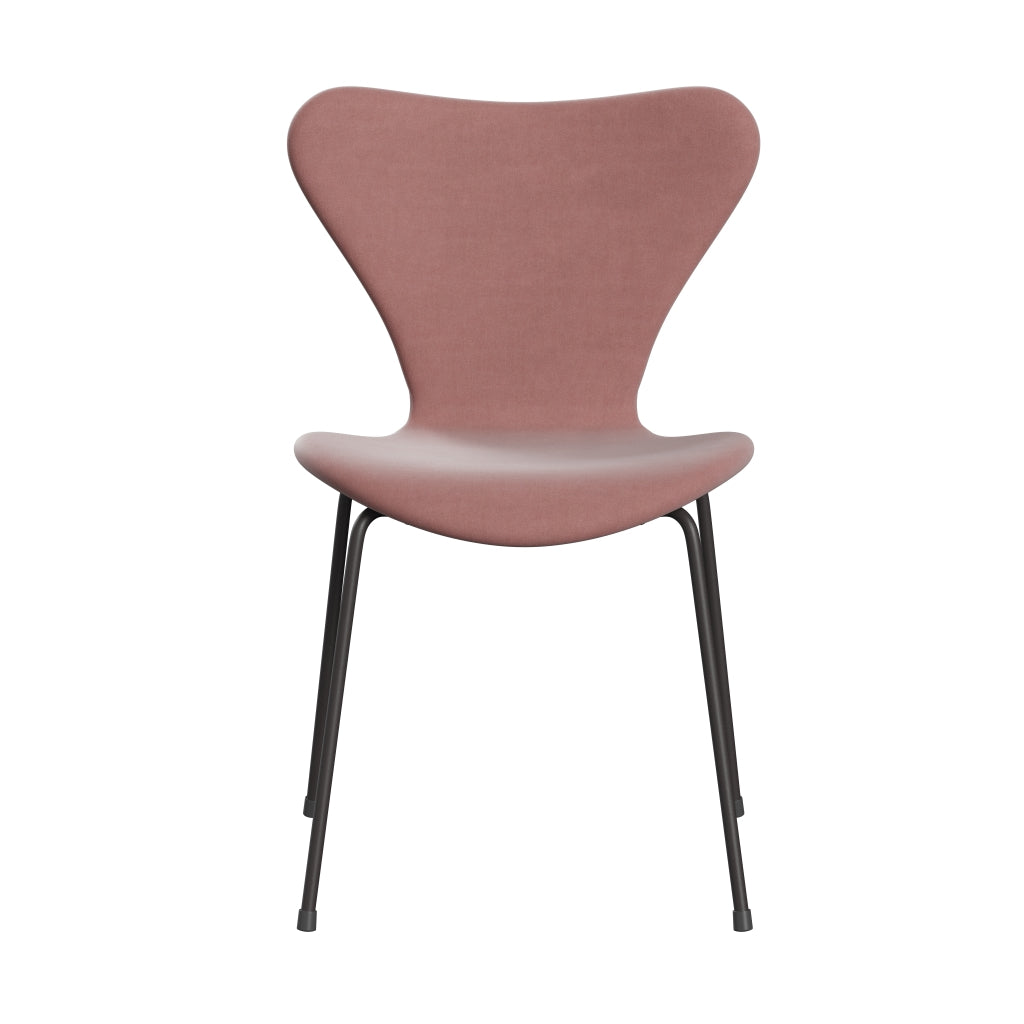 Fritz Hansen 3107 Židle plné čalounění, teplý grafit/Belfast Velvet Misty Rose