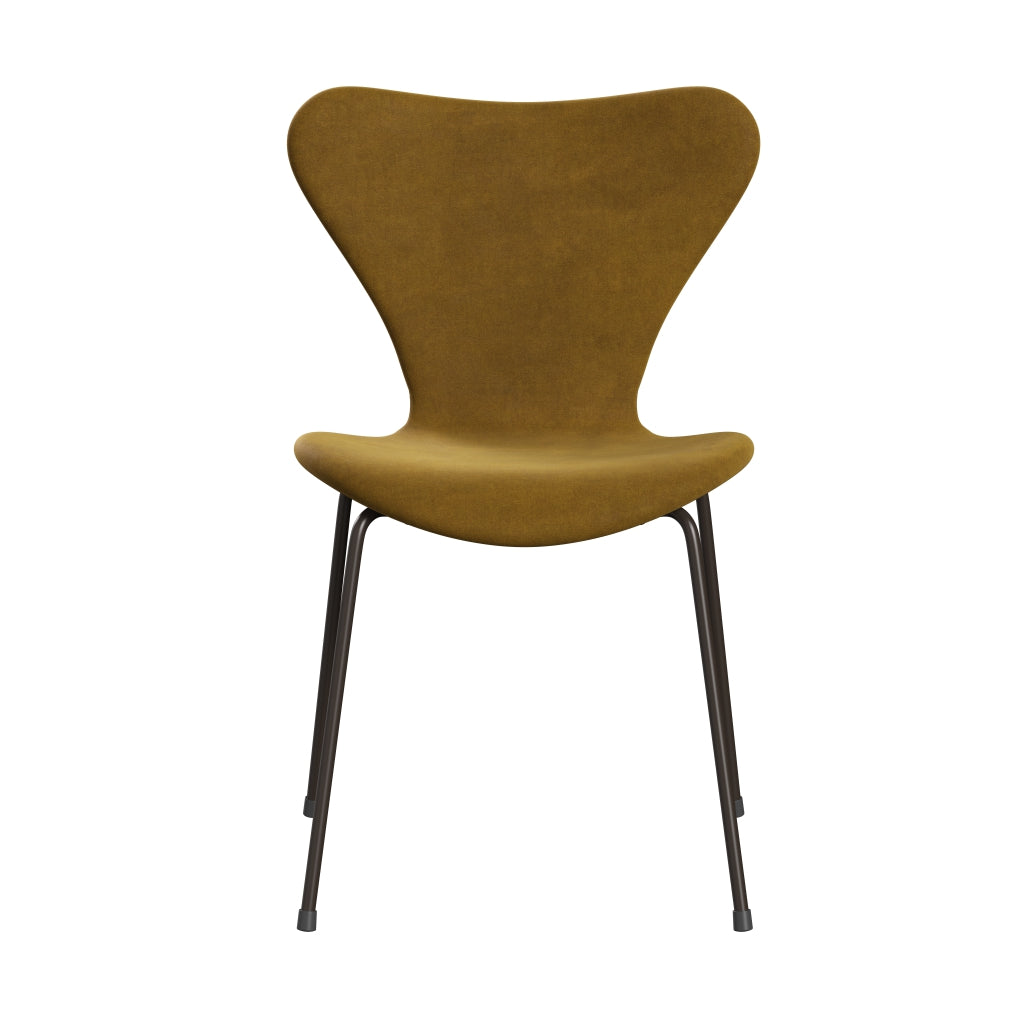 Fritz Hansen 3107 židle plné čalounění, Brown Bronze/Belfast Velvet Soft Ocher