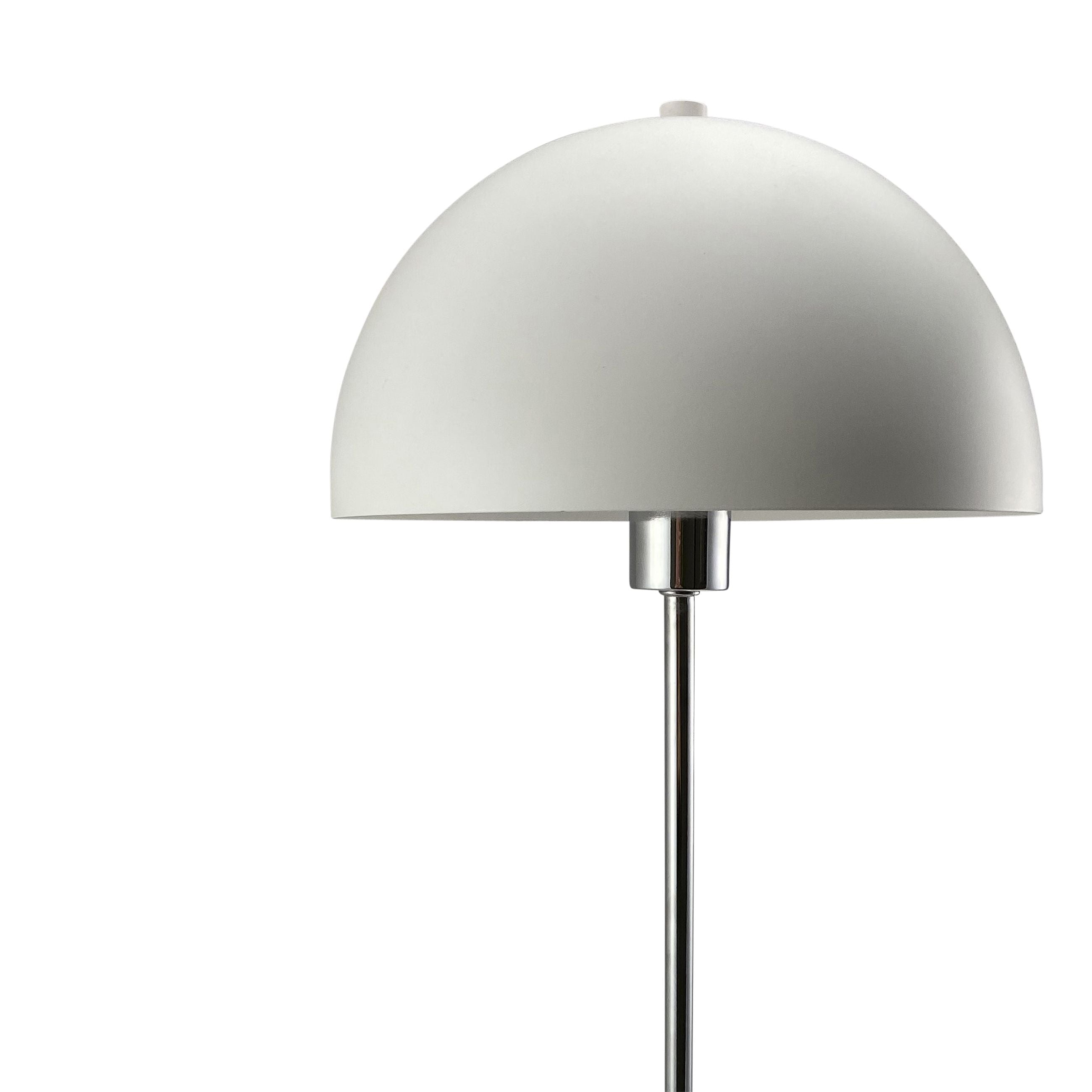 Dyberg Larsen Garda dobíjecí stolní lampa, bílá/chrom