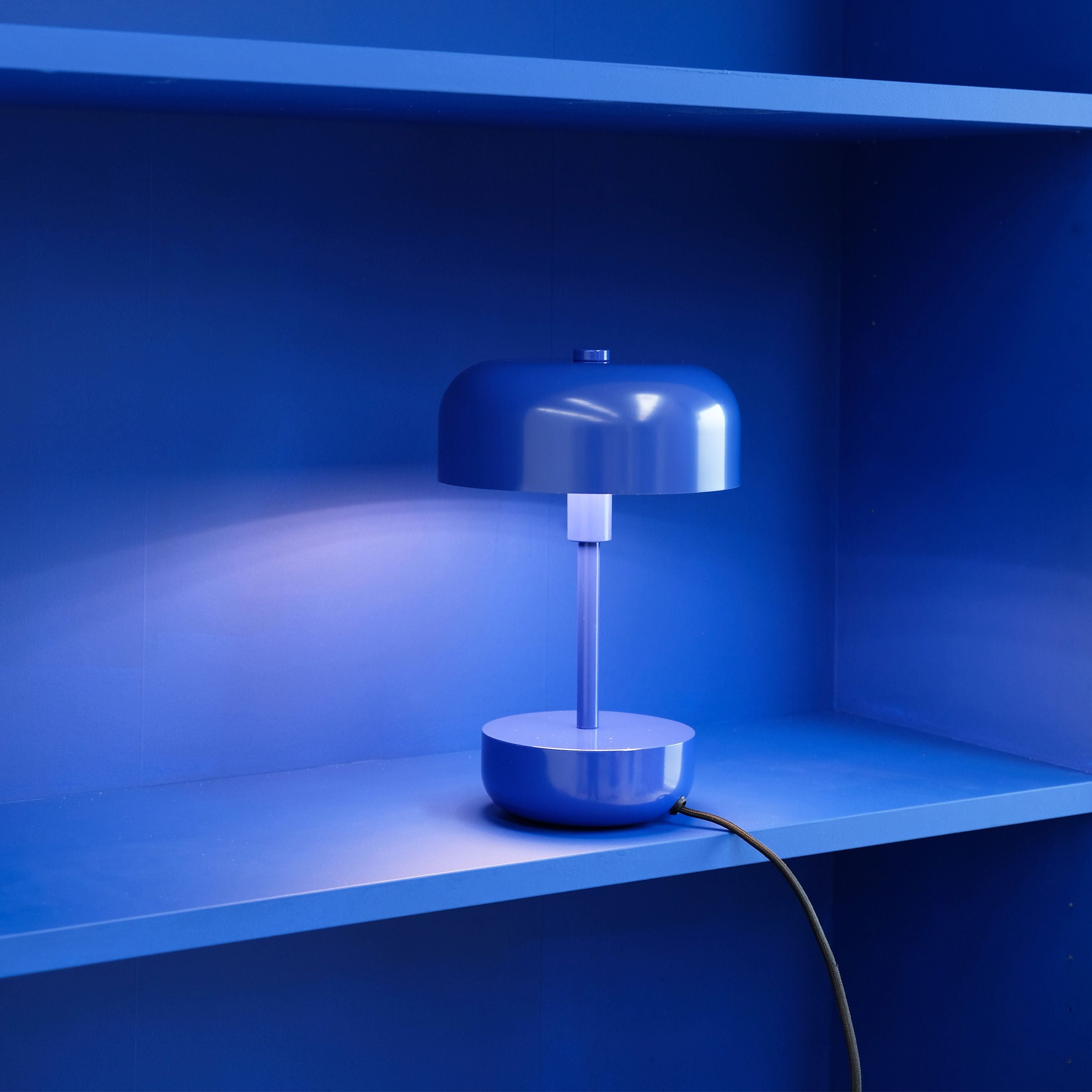 Dyberg Larsen Haipot stolní lampa, modrá