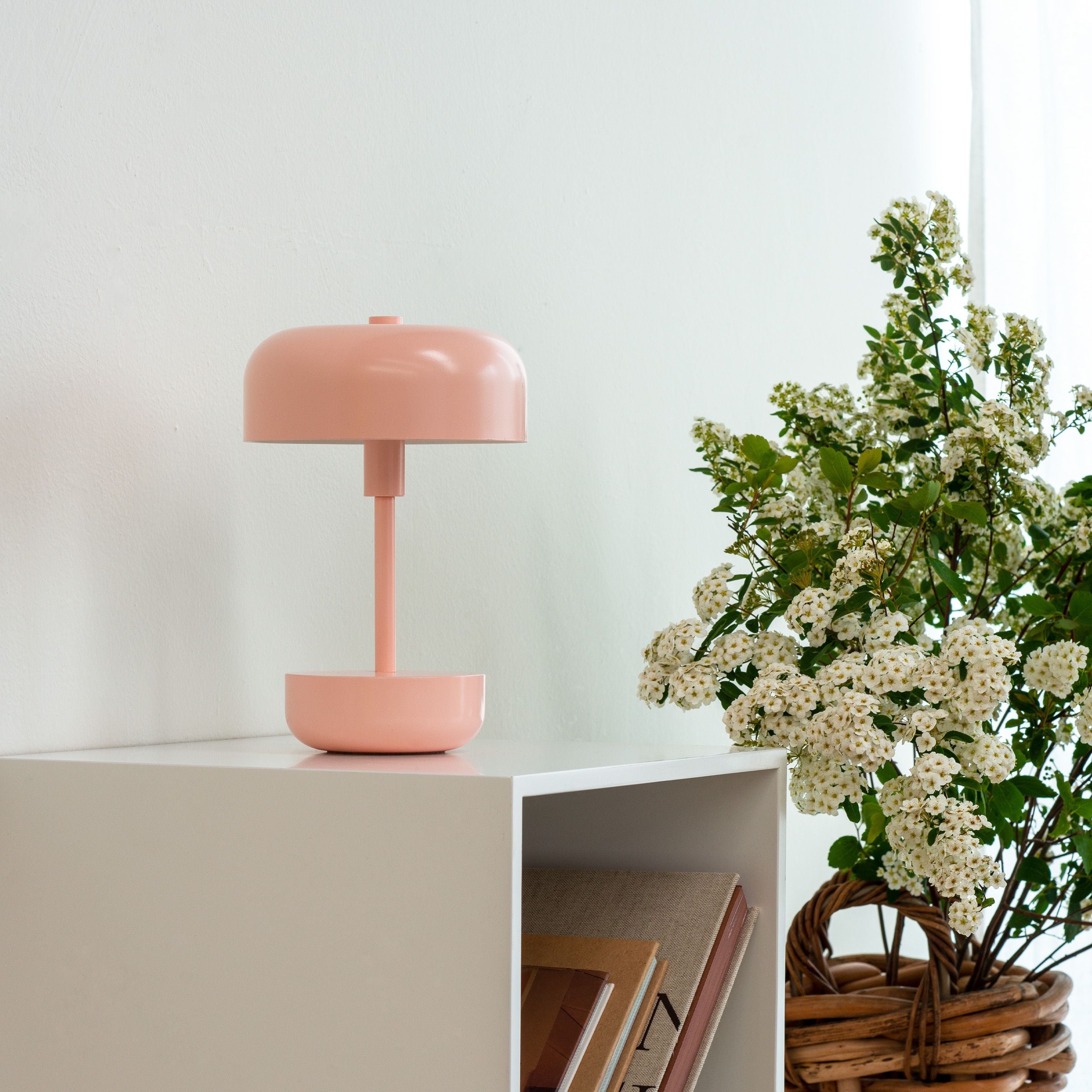 Dyberg Larsen Haipot dobíjecí stolní lampa, růžová