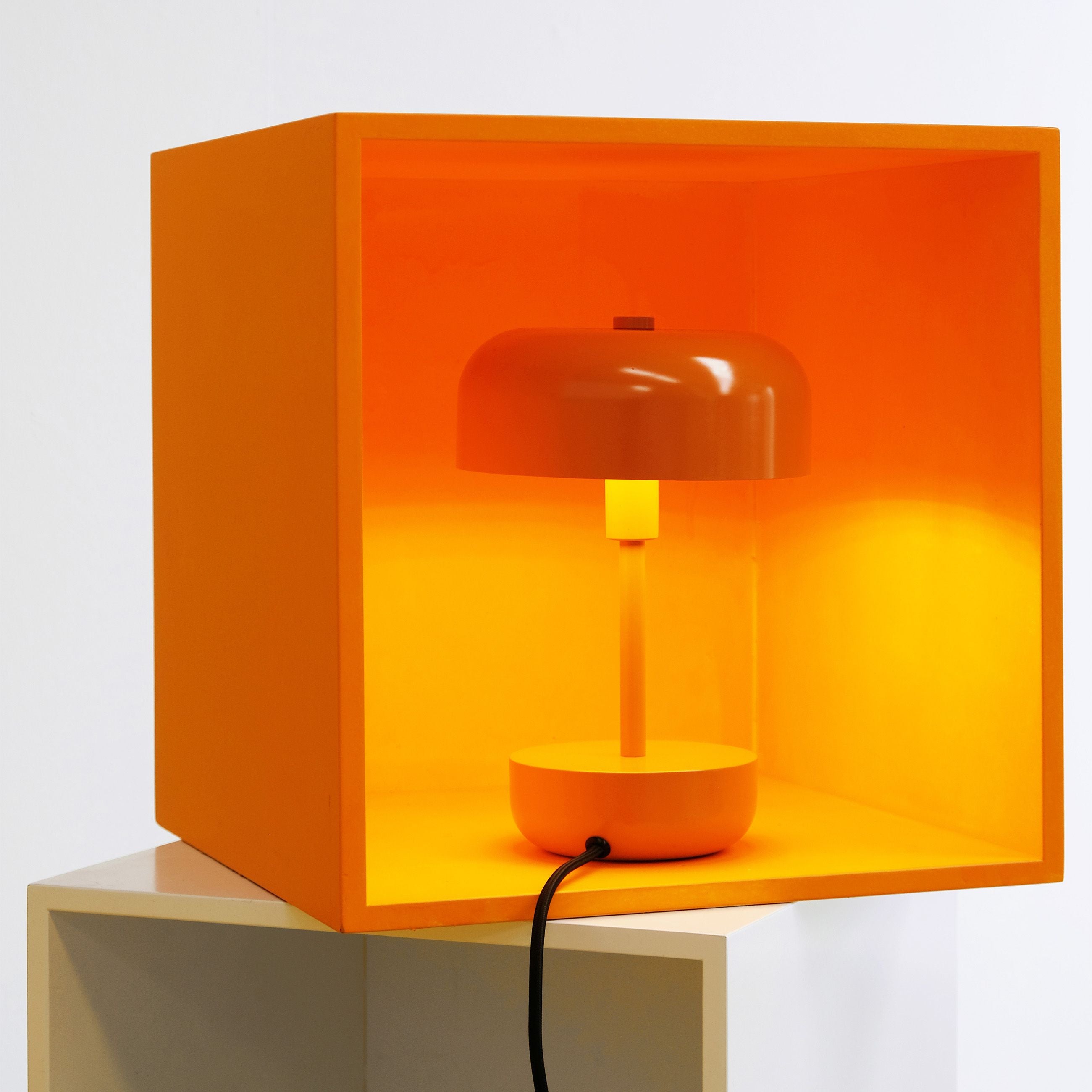 Dyberg Larsen Haipot stolní lampa, oranžová