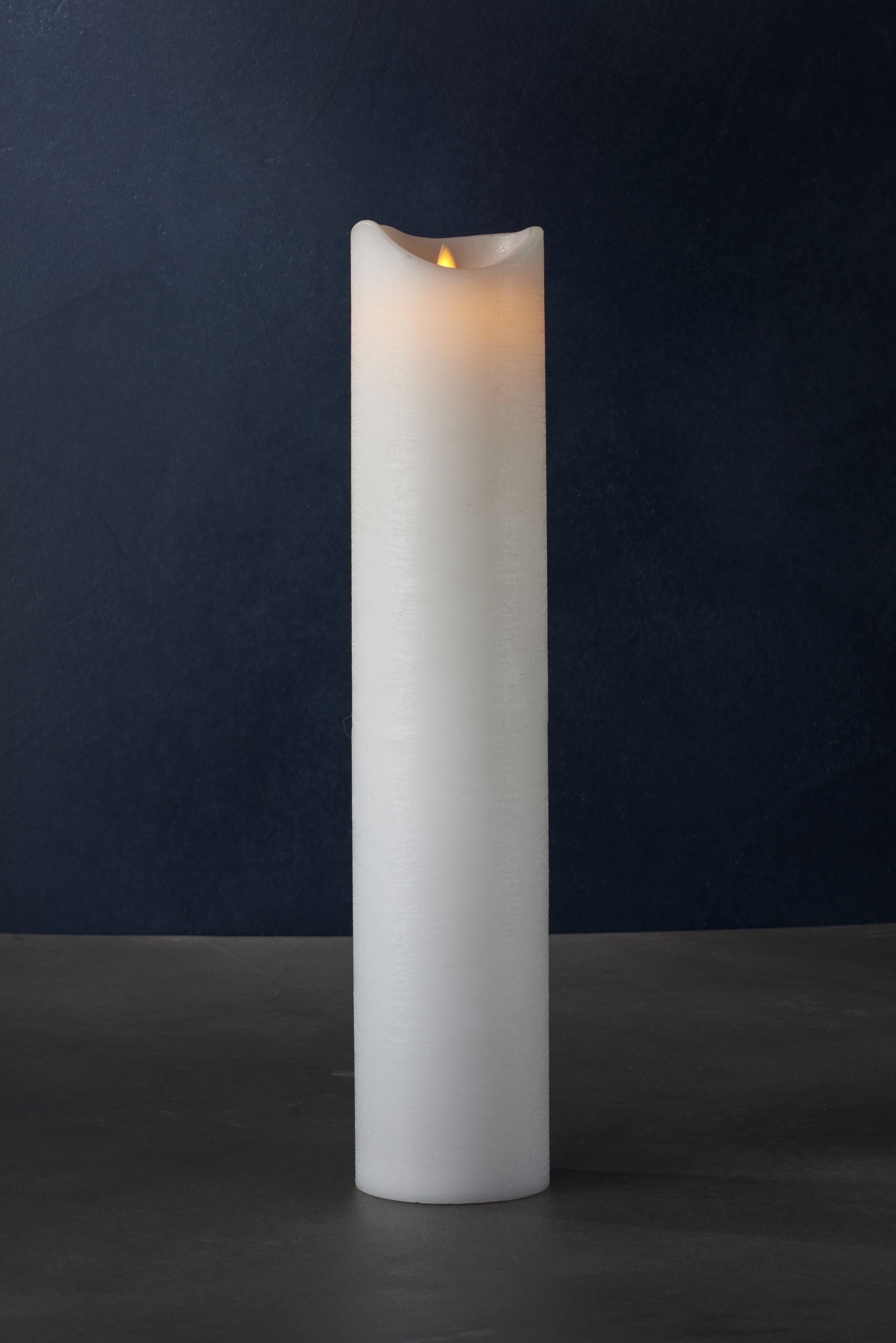 Síň Sirius Sara Exkluzivní LED svíčka Ø10X H50CM, bílá
