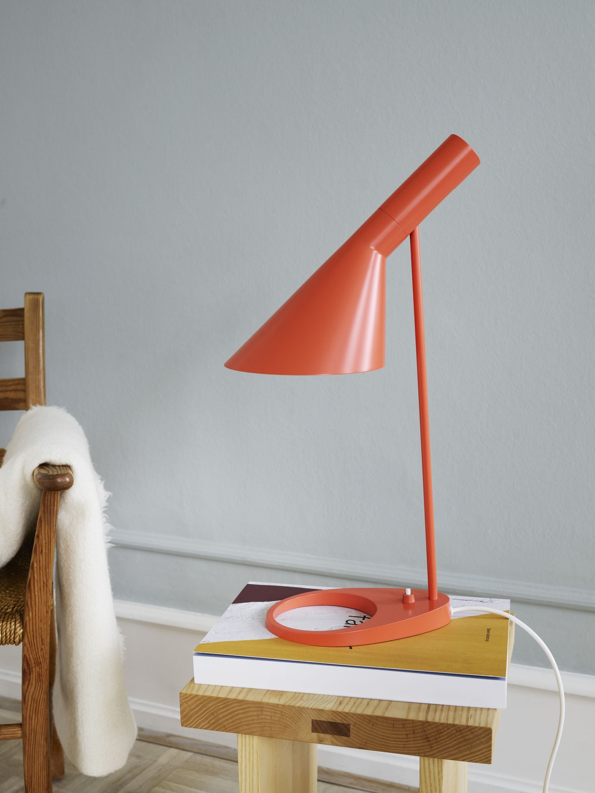 Louis Poulsen Aj Table Lamp V3, Eletric Orange