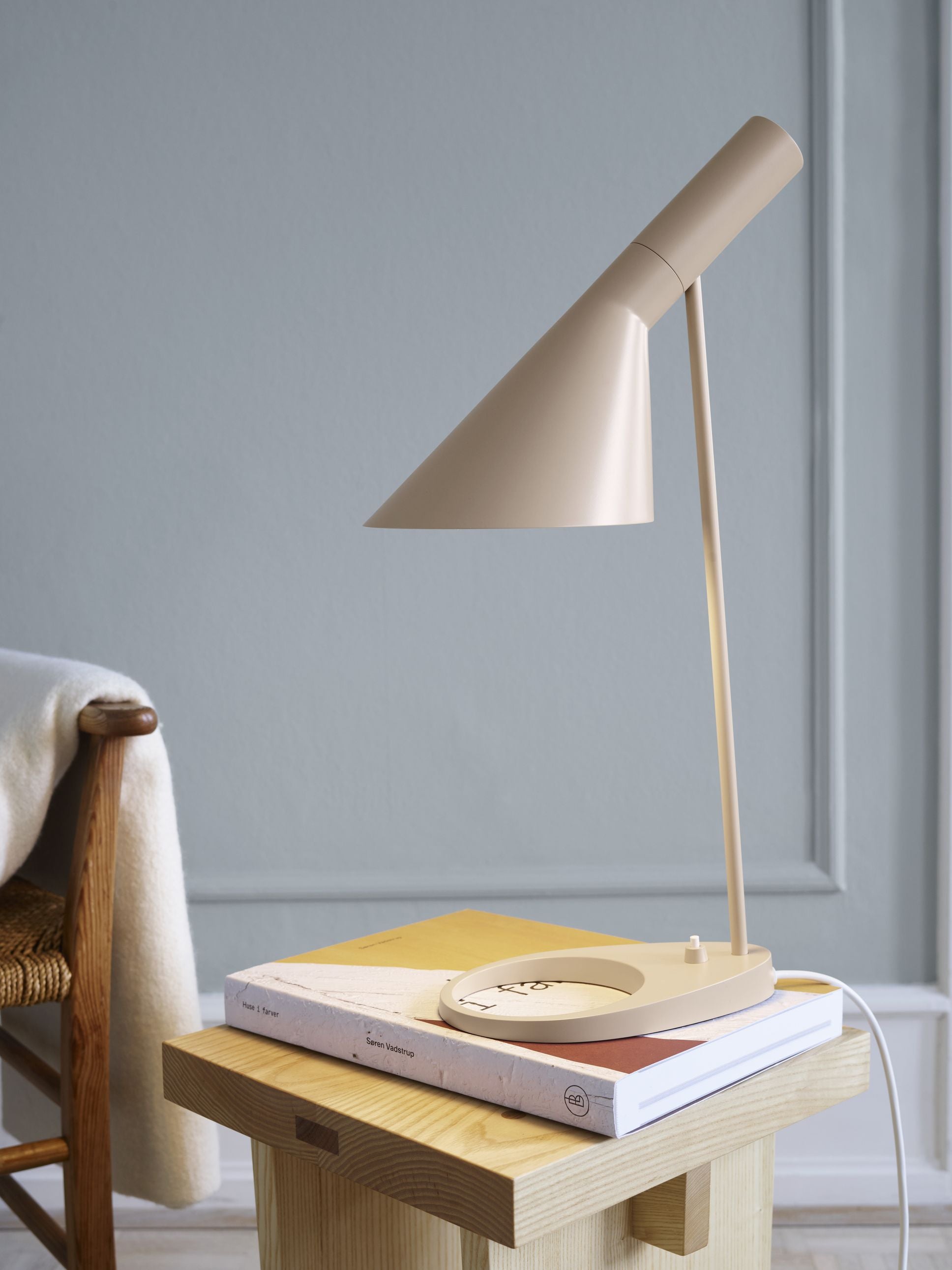 Louis Poulsen Aj Table Lamp V3, Warm Sand