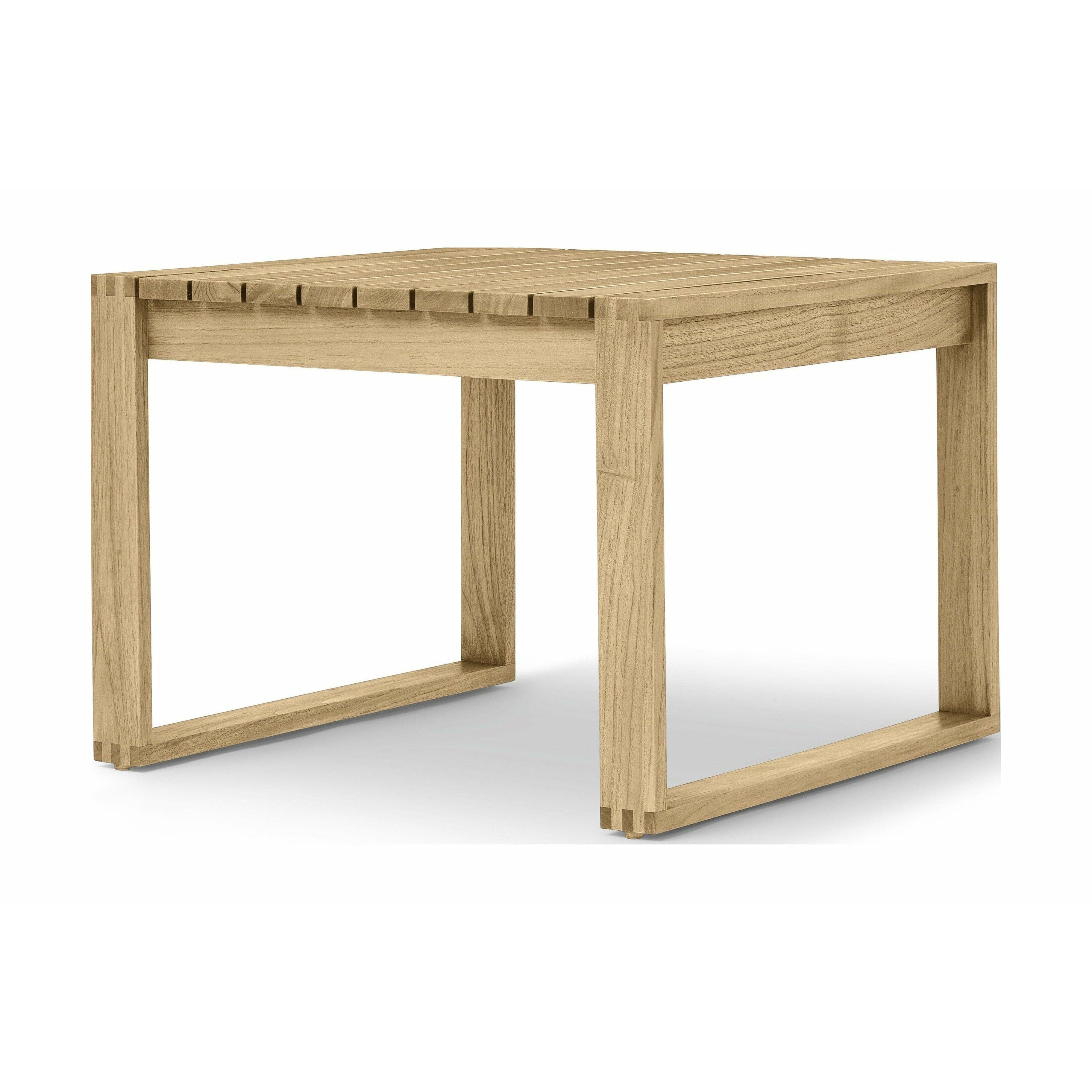 Boční stůl Carl Hansen Bk16 Indoor/Outdoor, neošetřený teak