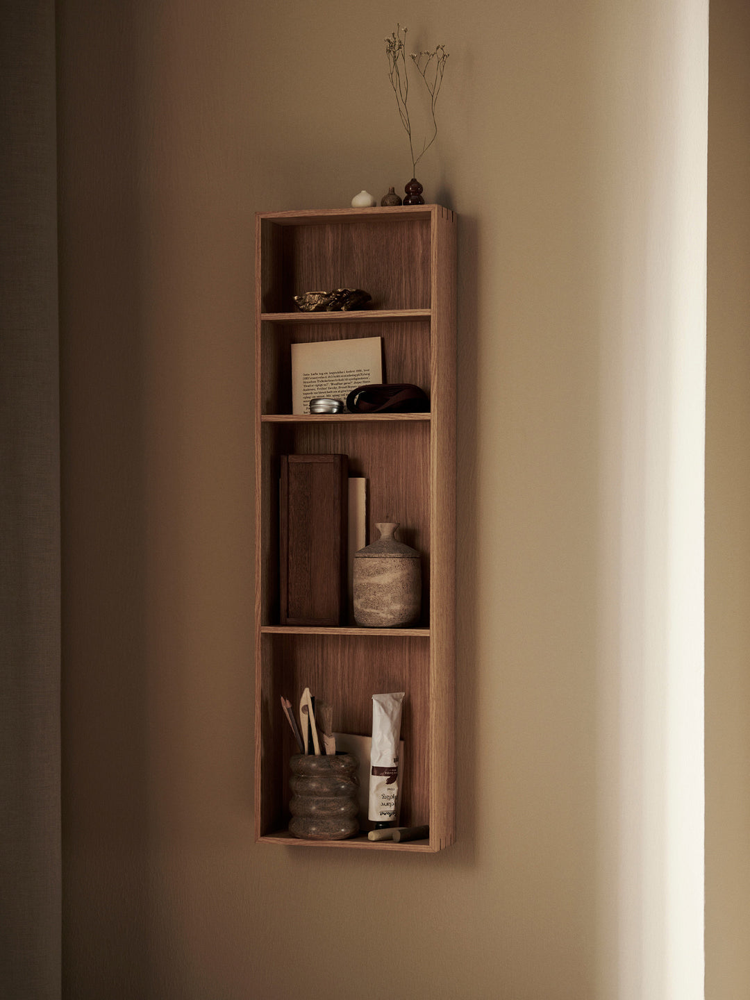 Ferm Living Bon Shelf, naolejovaný dub