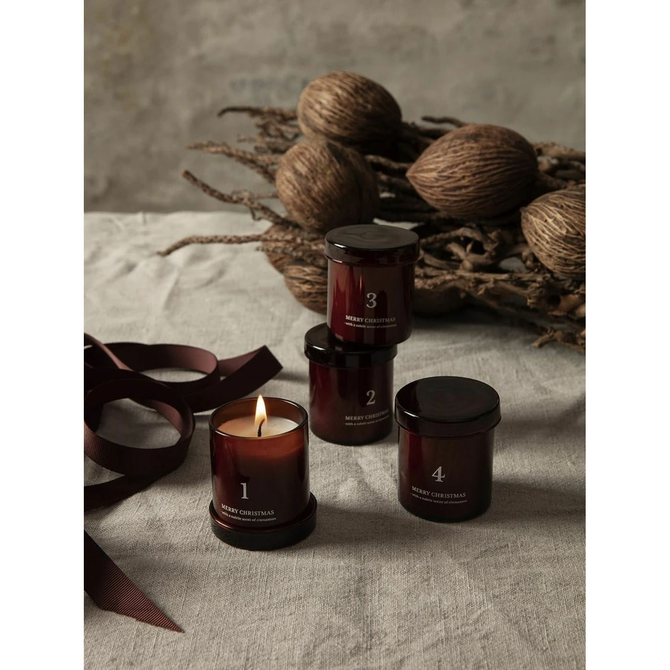 Ferm Living Advent Adventní vonné svíčky 4, červené/hnědé