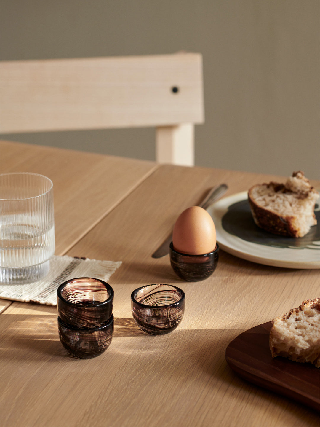 Ferm Living Tinta Egg Cup Set 4, tmavě hnědá