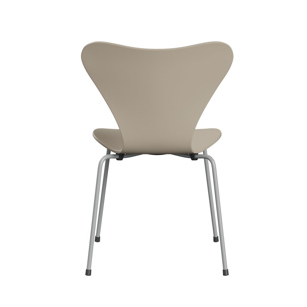 Fritz Hansen 3107 Chair Unupholstered, Nine Grey/Lacquered Light Beige