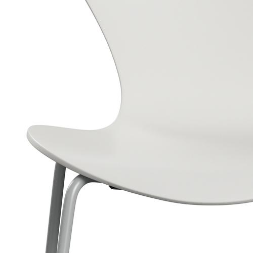 Fritz Hansen 3107 Chair Unupholstered, Nine Grey/Lacquered White