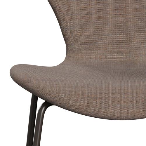 Fritz Hansen 3107 židle plné čalounění, hnědý bronz/plátno šedý písek